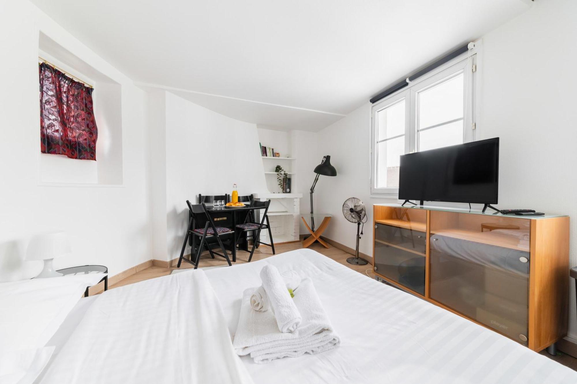 Agreable Studio Coeur De Paris - Paris 6 - 2P - Flat-Guest Luaran gambar